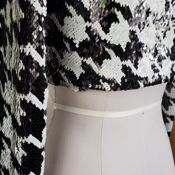 Stylish Sequins Crop Top Size Small - Picture 12 of 14